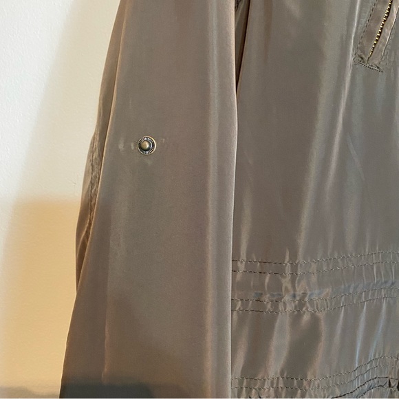 Forever 21 Hooded Windbreaker Utility Jacket Olive Green sized Medium - Picture 7 of 13